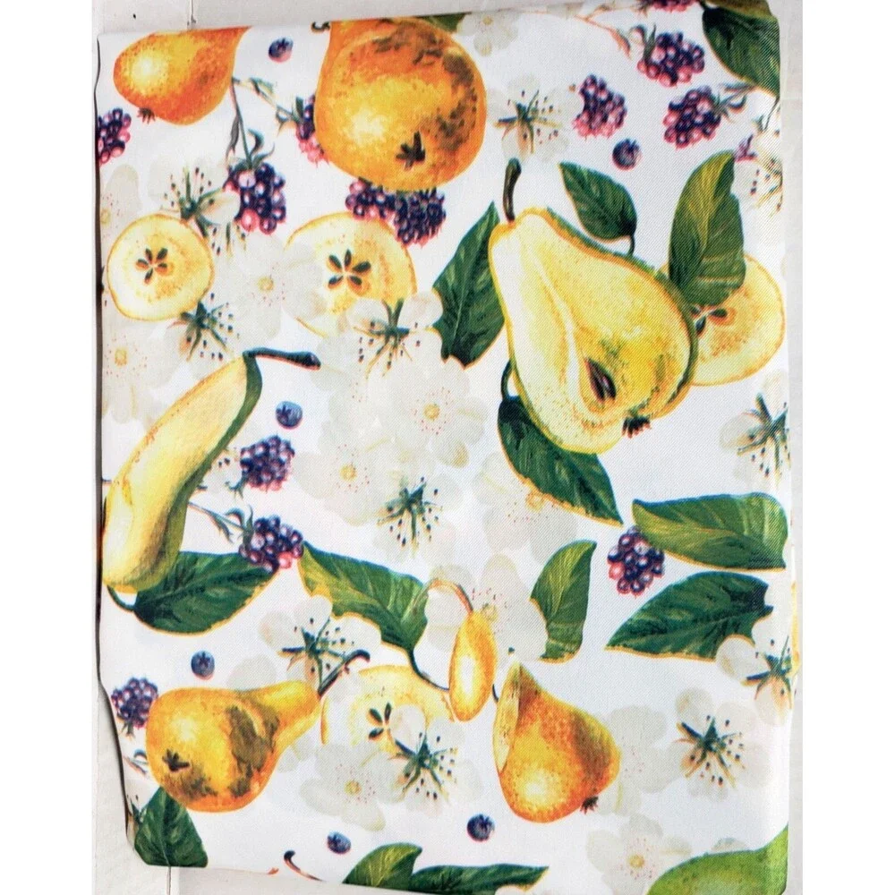 1 Printed Fabric Tablecloth, 70